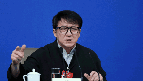 政协委员成龙:努力,梦想会来找你!让我们从爱国做起