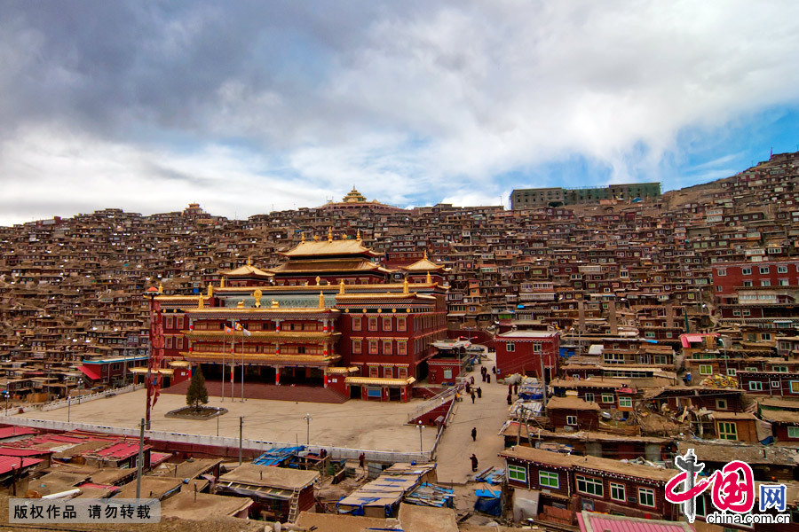 ѧԺһɫسڵһɽСѧУǽɫԵеķ1985519ճѧ𲽴򿪵ĽĹģйͼƬ Ӱ