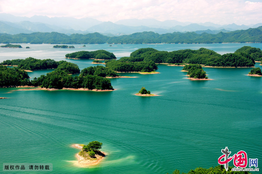浙江千岛湖迷人风光。中国网图片库 朱国平摄影 浙江千岛湖迷人风光。中国网图片库 朱国平摄影