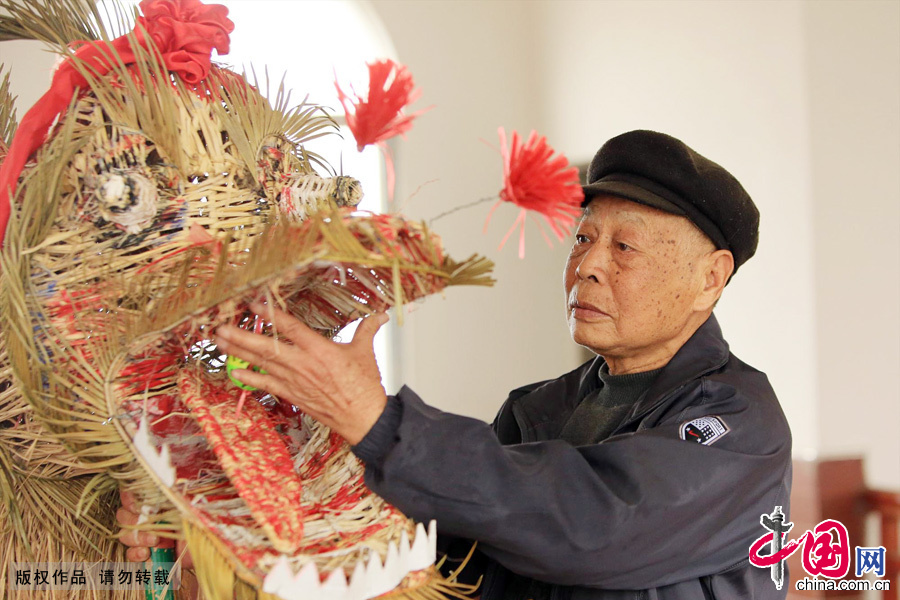 传统文化 技艺 广西 柳州 扎草龙 民间 手工艺 民俗 传统文化 技艺 广西 柳州 扎草龙 民间 手工艺 民俗