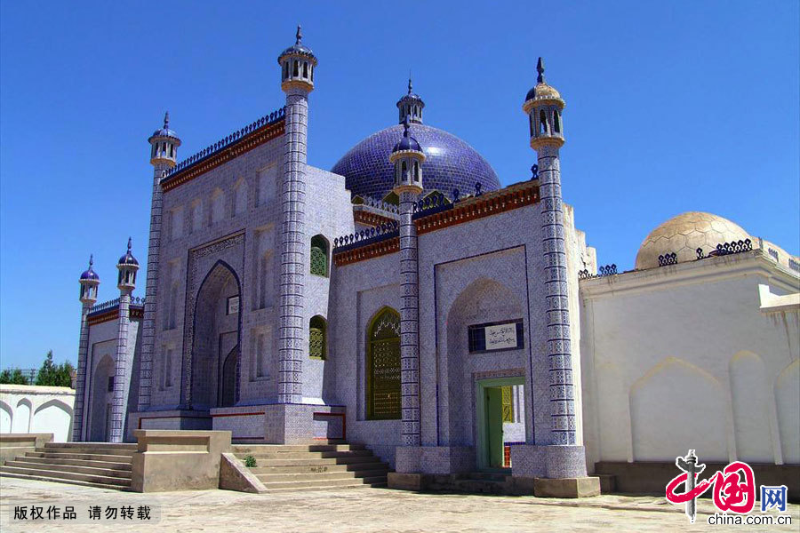 玉素甫·哈斯·哈吉甫陵墓外观。中国网图片库 孙继虎/摄 玉素甫·哈斯·哈吉甫陵墓外观。中国网图片库 孙继虎/摄