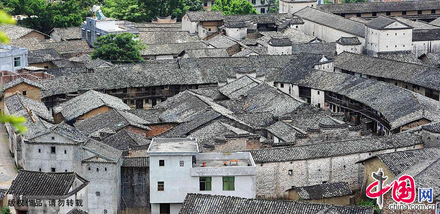 江西龙南县赣南客家乌石围。中国网图片库 赖鑫琳/摄 江西龙南县赣南客家乌石围。中国网图片库 赖鑫琳/摄