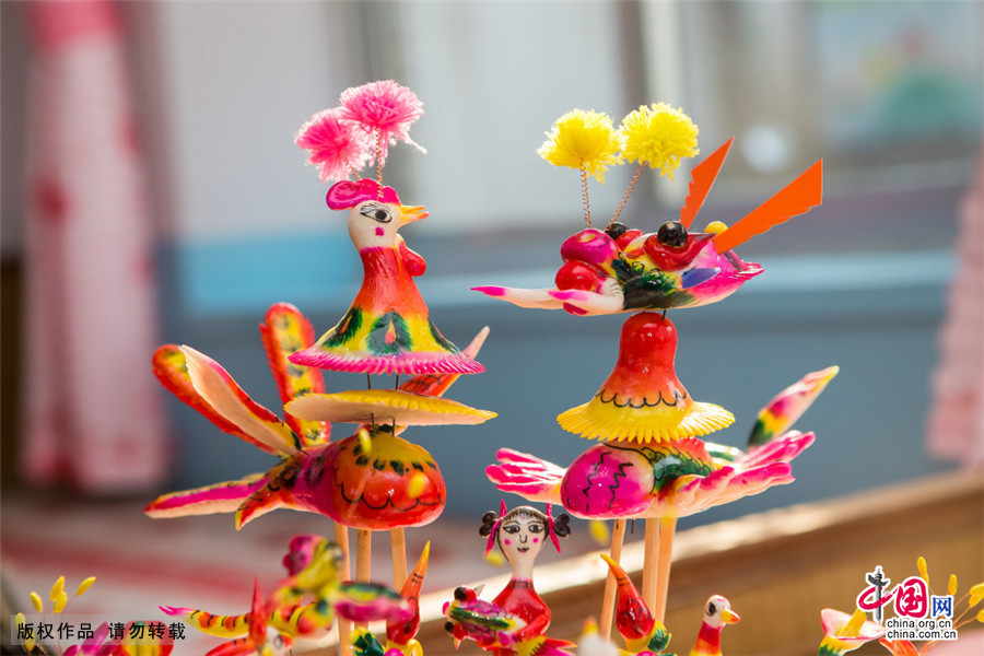 闻喜花馍是一种“母亲的艺术”,是闻喜当地妇女口传心授,用勤劳和智慧凝聚而成的生活艺术品,它广泛使用于生日、婚庆、寿诞婴儿满月等场合。中国网图片库 刘玉平/摄