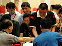 南京:多名家属焦急等待消息 有关部门在专门酒店安置接待