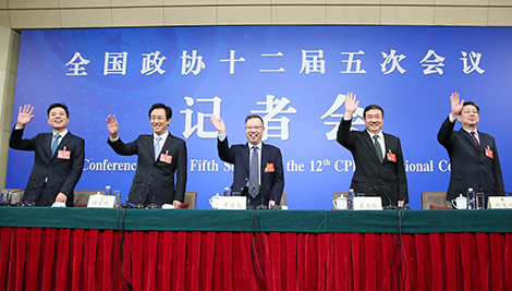 畅想未来 政协委员李彦宏:人工智能,要能与人交流